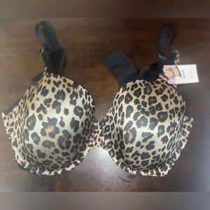 Secret Treasures lightly lined bra in leopard print size 42DD, new with tag